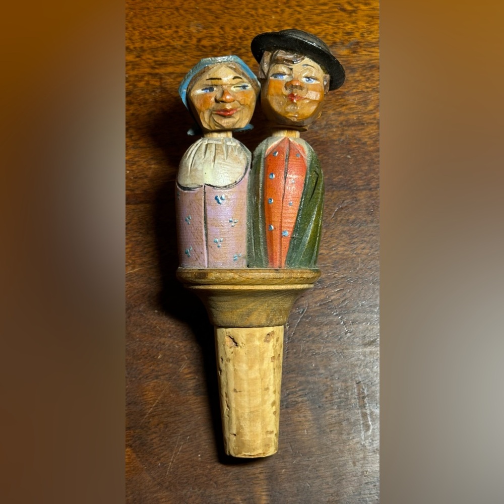 Vintage Hand Carved Wood Wine Cork Bottle Stopper Bar Kissing Couple Mechanical